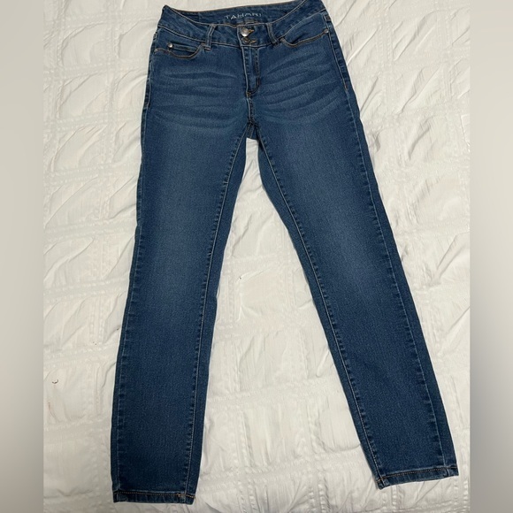 Tahari Two Button Medium Wash Mid-Rise Skinny Jean size 4/27 - Picture 1 of 5